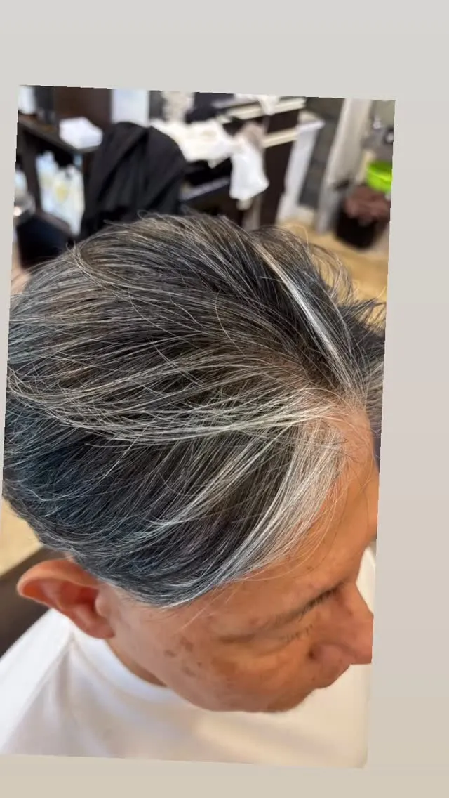 【白髪を隠す時代は、もう終わり。
